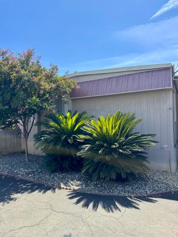 2400 W Midvalley Avenue B3, Visalia, CA 93277