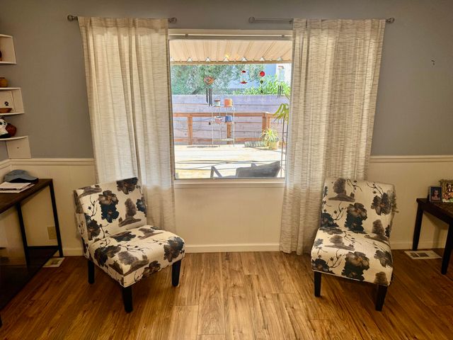 2400 W Midvalley Avenue B3, Visalia, CA 93277
