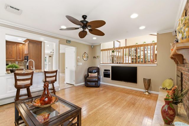33 Roy Drive, Nesconset, NY 11767