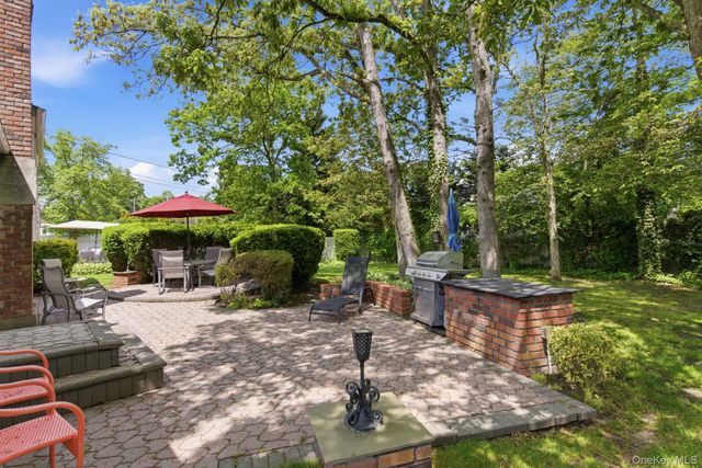 33 Roy Drive, Nesconset, NY 11767