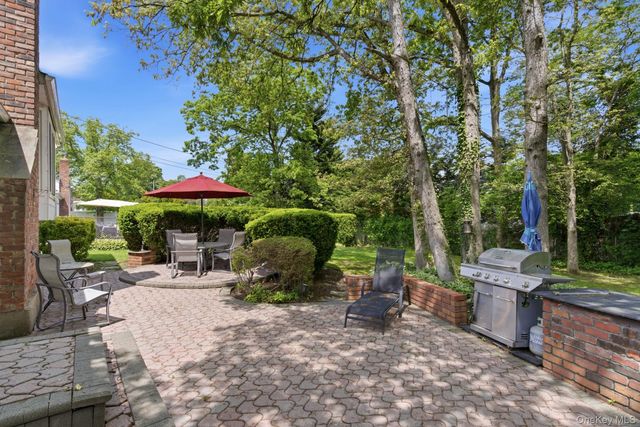 33 Roy Drive, Nesconset, NY 11767