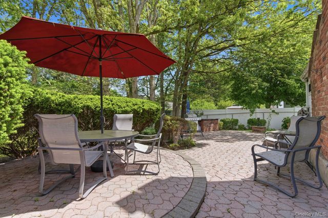 33 Roy Drive, Nesconset, NY 11767