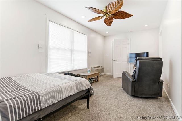 608 Crestview Court, Jeffersonville, IN 47130