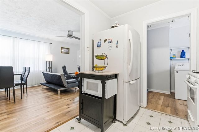 608 Crestview Court, Jeffersonville, IN 47130