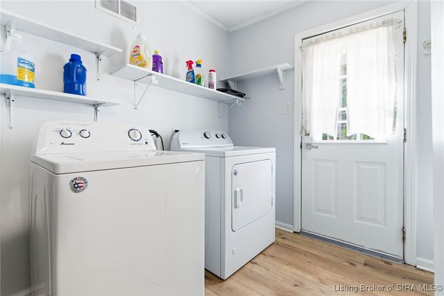 608 Crestview Court, Jeffersonville, IN 47130