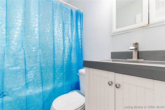 608 Crestview Court, Jeffersonville, IN 47130