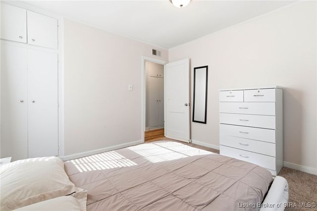 608 Crestview Court, Jeffersonville, IN 47130