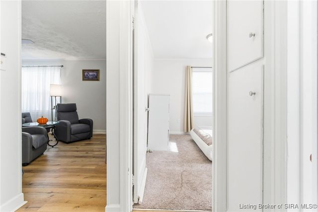 608 Crestview Court, Jeffersonville, IN 47130