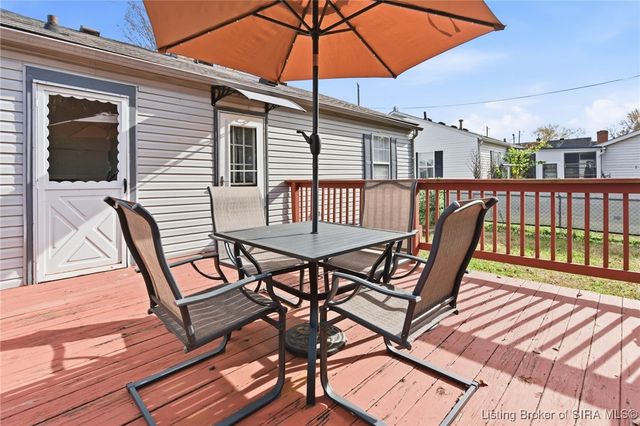 608 Crestview Court, Jeffersonville, IN 47130