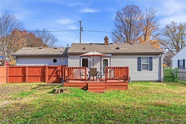 608 Crestview Court, Jeffersonville, IN 47130