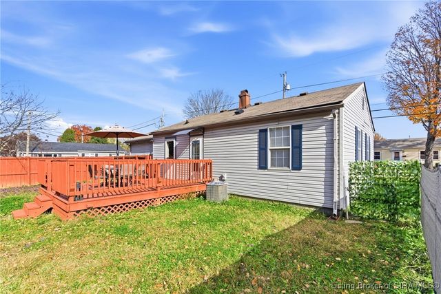 608 Crestview Court, Jeffersonville, IN 47130