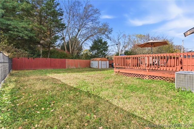 608 Crestview Court, Jeffersonville, IN 47130