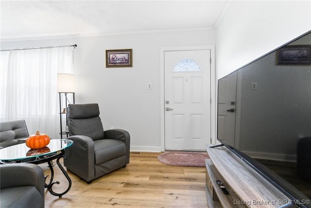 608 Crestview Court, Jeffersonville, IN 47130