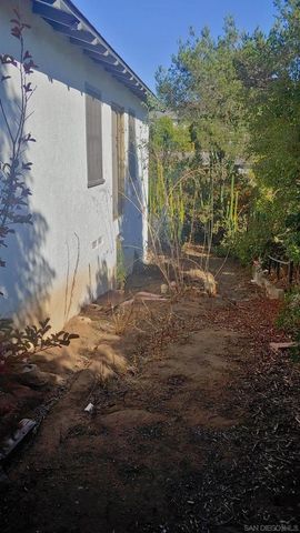 10843 Queen Ave, La Mesa, CA 91941