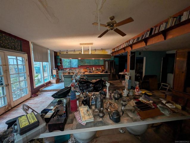 10843 Queen Ave, La Mesa, CA 91941