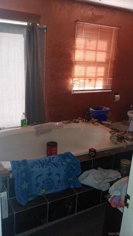 10843 Queen Ave, La Mesa, CA 91941