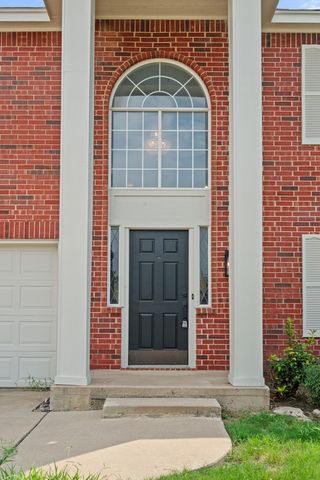 8712 Limestone Drive, Fort Worth, TX 76244