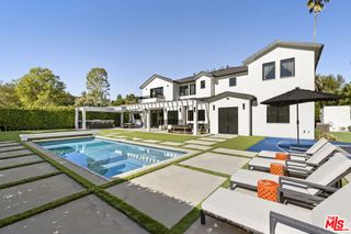 16866 Mooncrest Drive, Encino, CA 91436