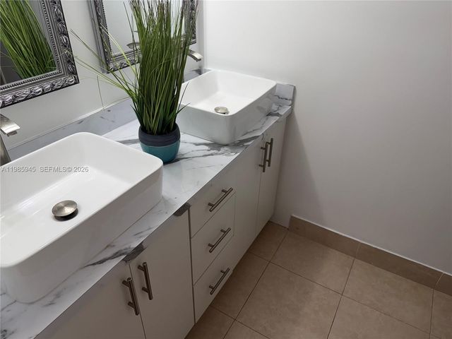 3962 Inverrary Dr A3, Lauderhill, FL 33319