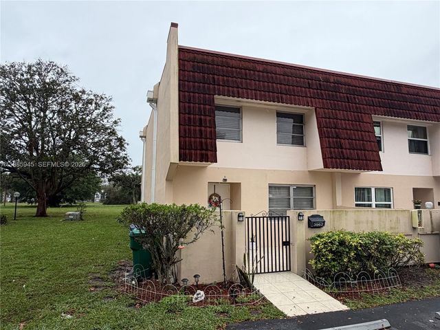3962 Inverrary Dr A3, Lauderhill, FL 33319
