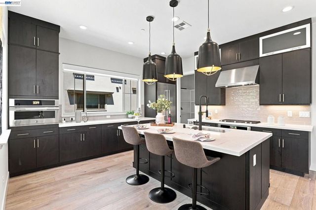 332 Harcot Ter, Sunnyvale, CA 94085