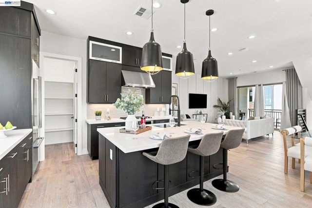 332 Harcot Ter, Sunnyvale, CA 94085