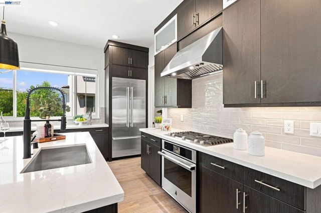 332 Harcot Ter, Sunnyvale, CA 94085