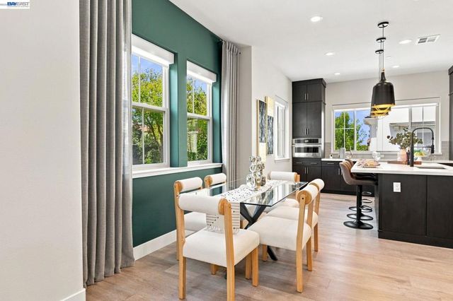 332 Harcot Ter, Sunnyvale, CA 94085