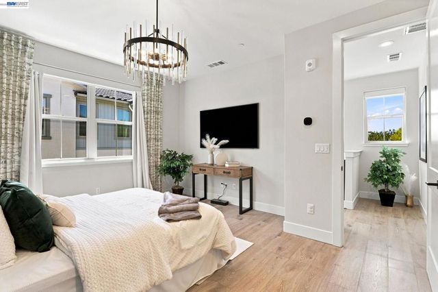 332 Harcot Ter, Sunnyvale, CA 94085