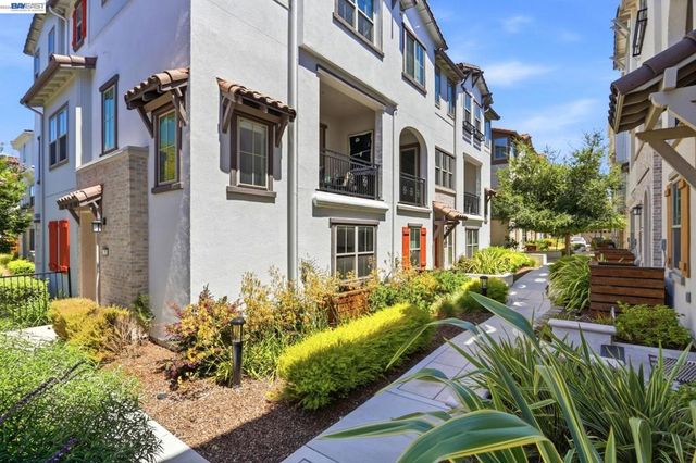 332 Harcot Ter, Sunnyvale, CA 94085