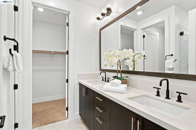 332 Harcot Ter, Sunnyvale, CA 94085