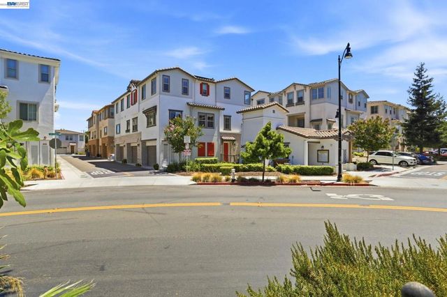 332 Harcot Ter, Sunnyvale, CA 94085