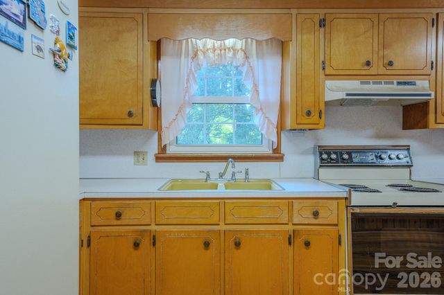 1169 Burkehurst Avenue, Morganton, NC 28655