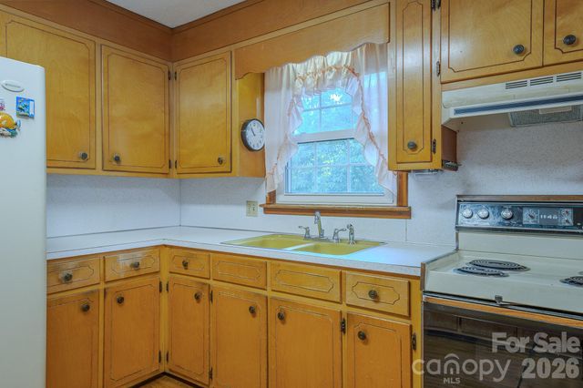 1169 Burkehurst Avenue, Morganton, NC 28655