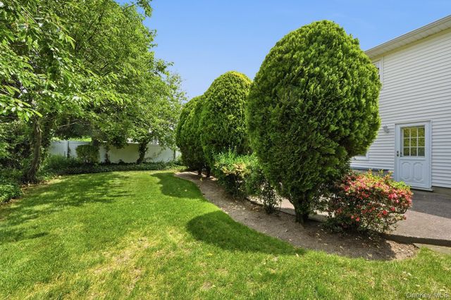 2367 Aron Drive E, Seaford, NY 11783
