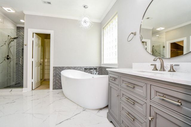 2227 Upland Park Drive, Sugar Land, TX 77479