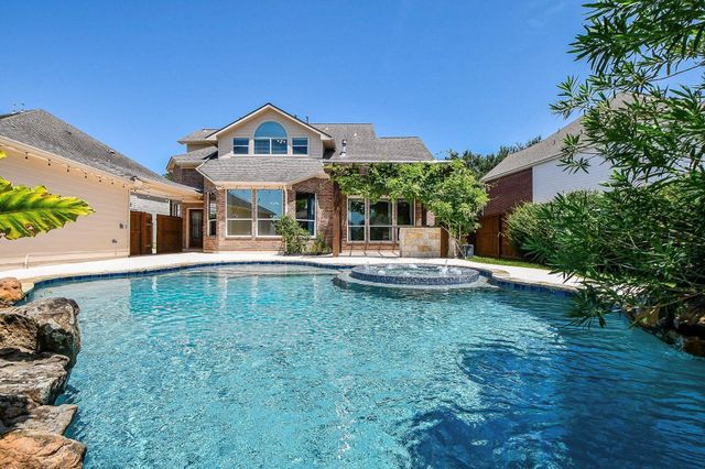 2227 Upland Park Drive, Sugar Land, TX 77479