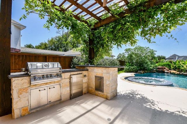 2227 Upland Park Drive, Sugar Land, TX 77479