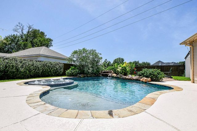 2227 Upland Park Drive, Sugar Land, TX 77479