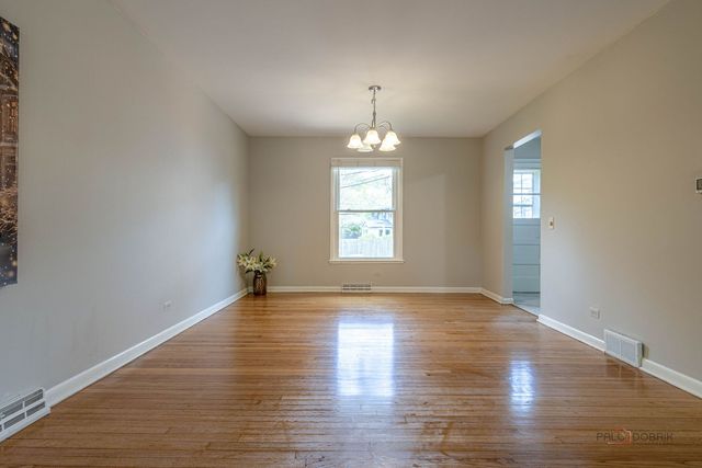 168 BLUEBERRY Road, Libertyville, IL 60048