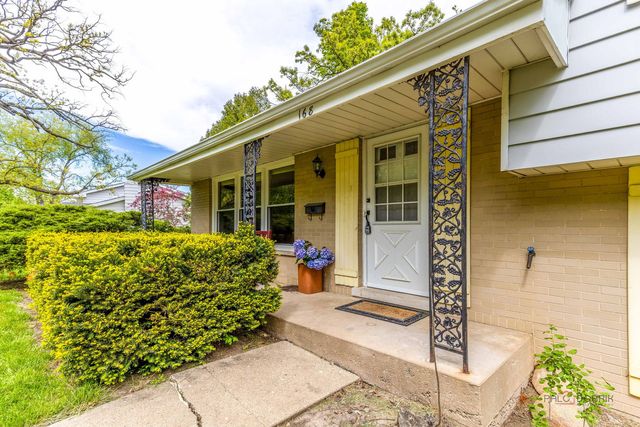 168 BLUEBERRY Road, Libertyville, IL 60048