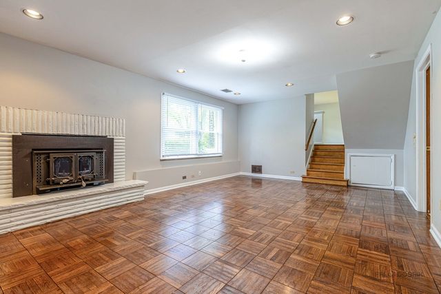 168 BLUEBERRY Road, Libertyville, IL 60048