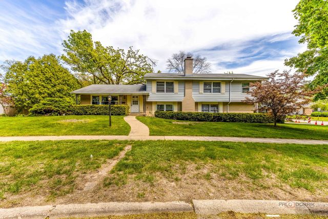 168 BLUEBERRY Road, Libertyville, IL 60048
