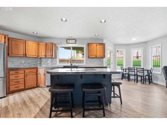 13231 Se JORDAN Ct, Happy Valley, OR 97086
