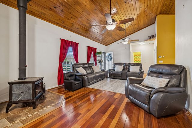 9200 Dobbs Cemetery Rd, Baxter, TN 38544