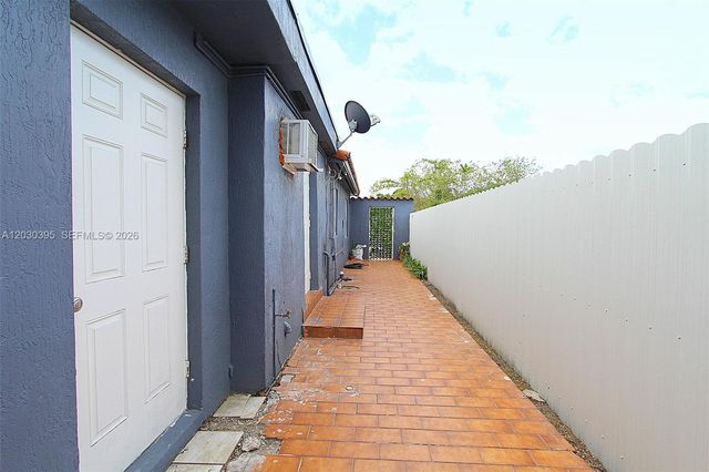7281 SW 9th Street 2, Miami, FL 33144