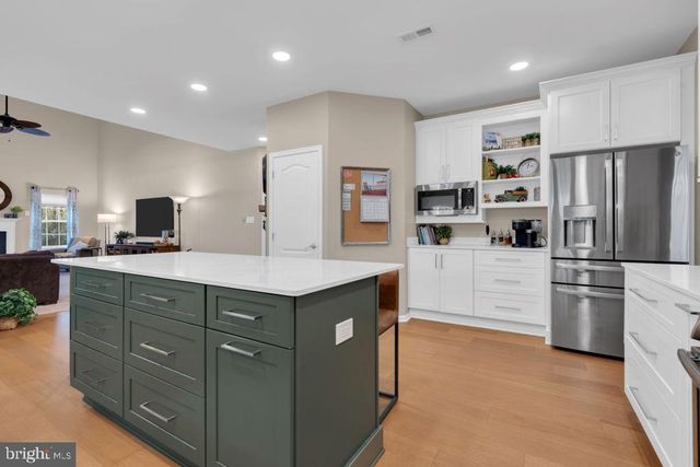 20 DANIELLE CT, Mays Landing, NJ 08330