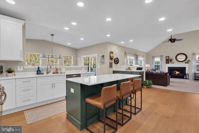 20 DANIELLE CT, Mays Landing, NJ 08330