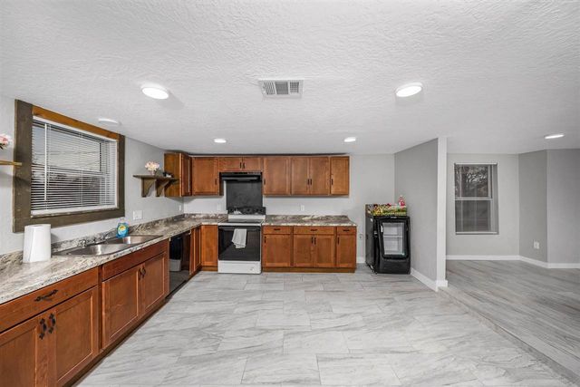 1515 SW H Ave, Lawton, OK 73501