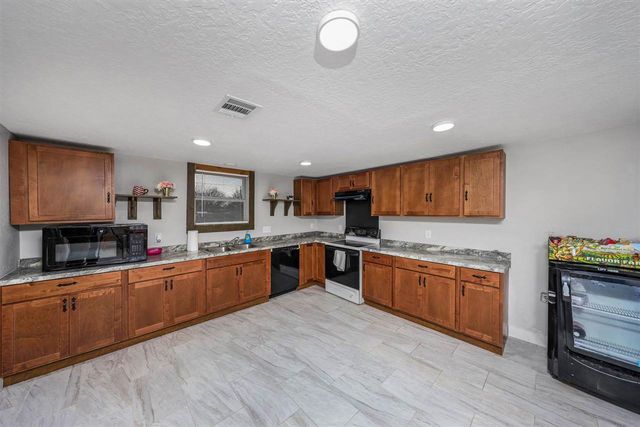 1515 SW H Ave, Lawton, OK 73501